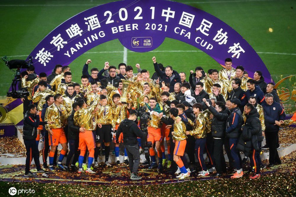 皇家马德里已经宣布与主教练安切洛蒂续约至2026年，The Athletic报道，安切洛蒂未来可能在俱乐部担任其他职务。